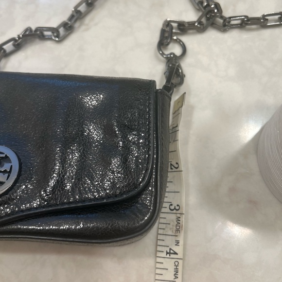 Tory Burch Shiny Black Crossbody Bag - Picture 4 of 6